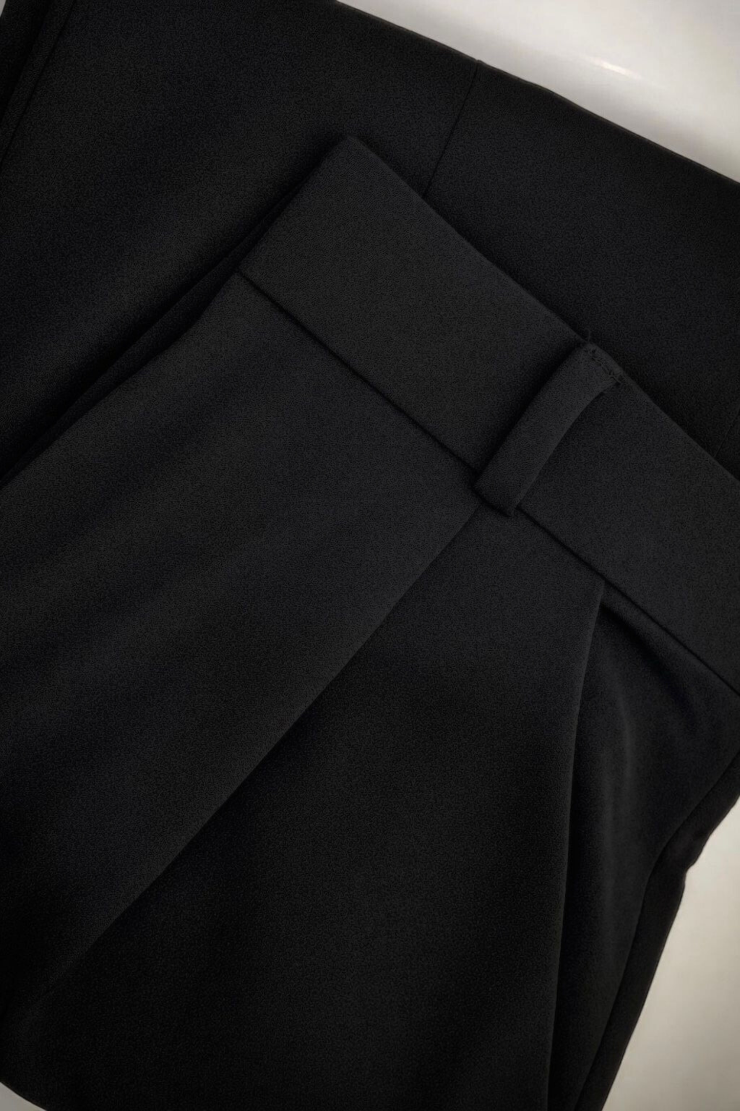 Erum Loose Black Pant